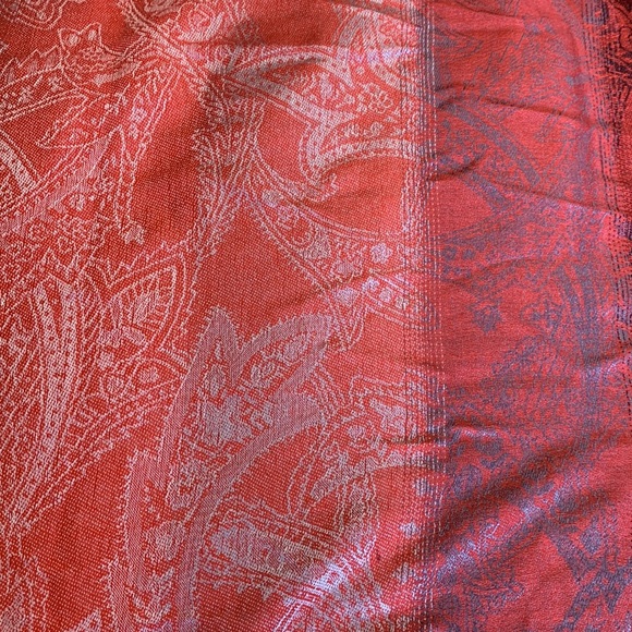 Red tones scarf - Picture 11 of 13